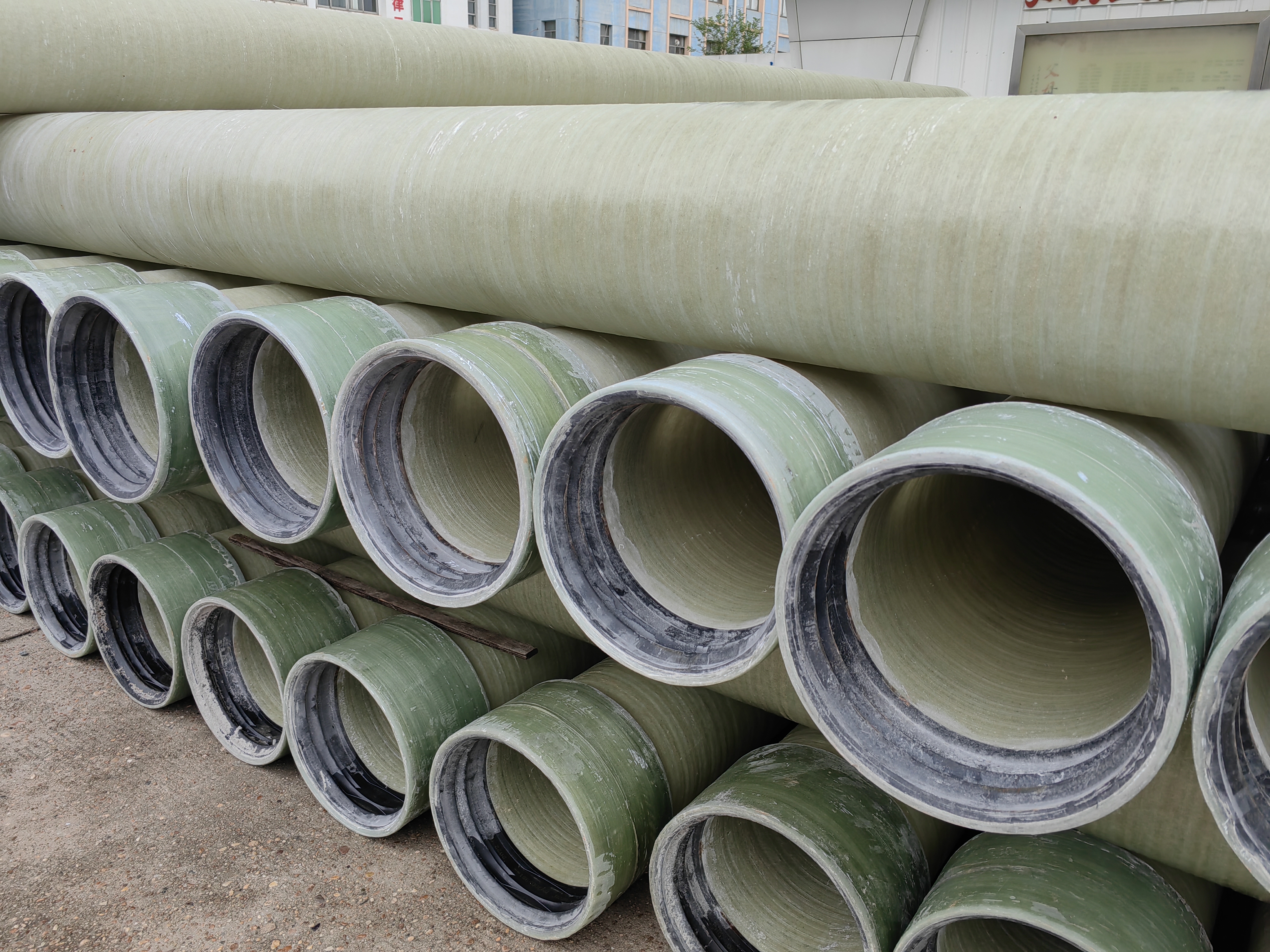 新疆连续缠绕玻璃钢夹砂管_电厂循环水管道供应